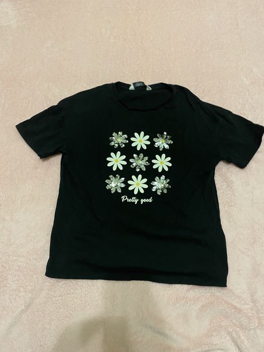 Футболка з квітами