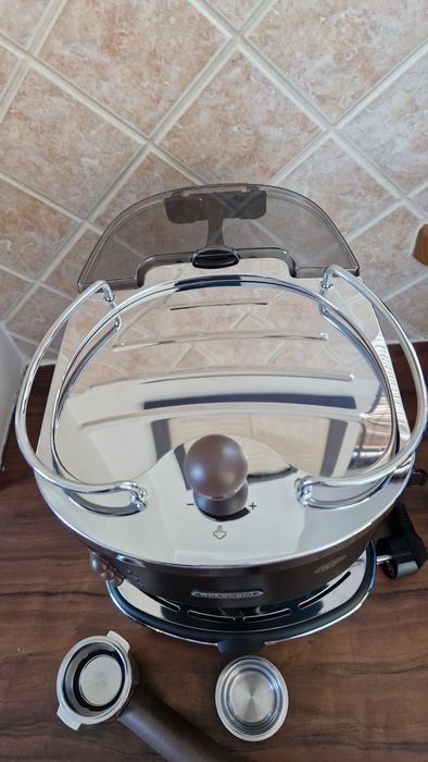 Ekspres Kolbowy ciśnieniowy Prezent De'Longhi Icona Vintage czarny