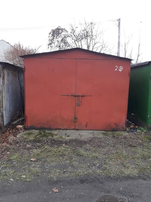 Garaż na ul Górnej róg Domaszowskiej