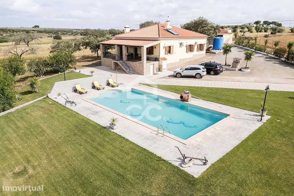 Quinta de Charme de 5250m2 c/ Moradia T3 e Piscina | Amareleja