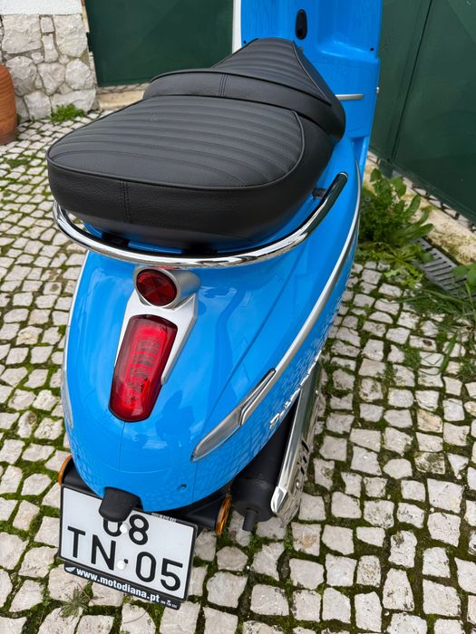 Scooter Peugeot Django 2017