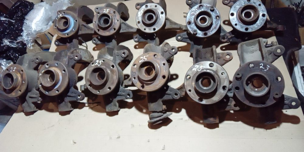 Цапфа Поворотний Кулак Ступиця Рено Меган 2 Сценік 2 Megane 2 Scenic 2