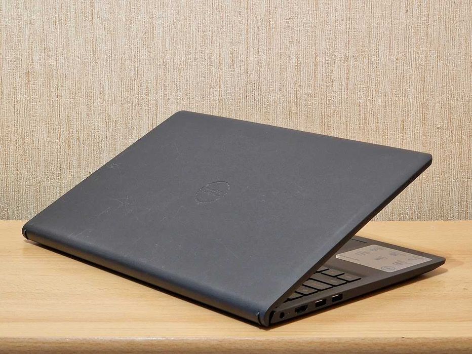 Сучасний ноутбук Dell Inspiron 3520 Intel Core i5-1235U RAM 16Gb SSD 256Gb IPS, (1920x1080) Full HD Батарея 10 годин. В ідеальному стані - як новий.