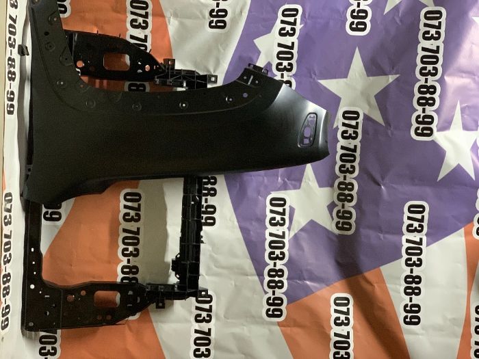 Телевизор Jeep Renegade/крыло ,jeep renegade