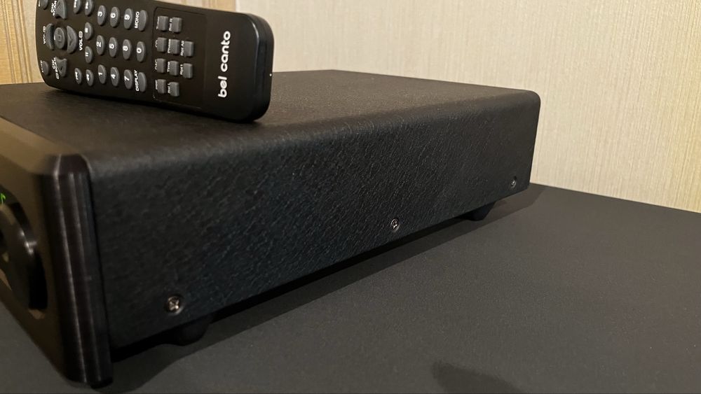 ЦАП Bel Canto DAC 1.7 - DAC Pre amp and Headphone amplifier