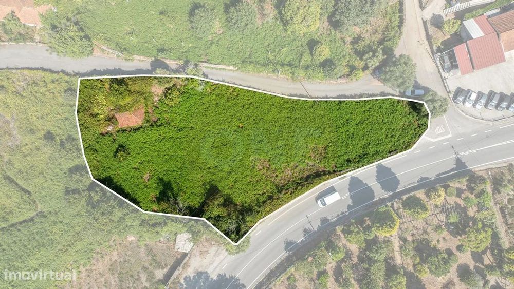 Moradia para Recuperar com 2.017 m² de Terreno Urbano | Famalicão