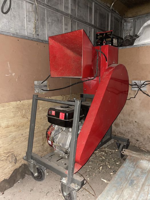 Дробилка измельчитель для веток , аренда , спил обрезка деревьев