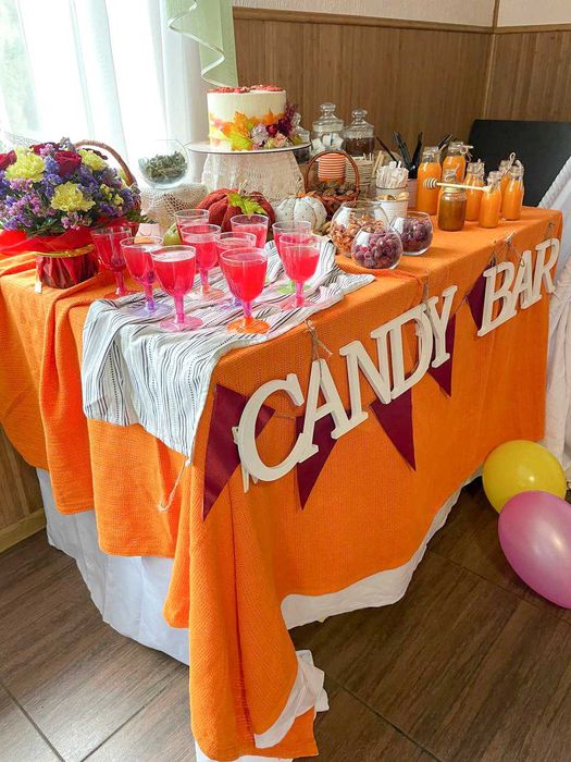 Декор свята Кенді бар