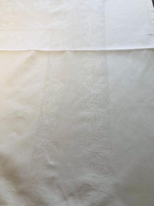 Toalha de mesa e 8 guardanapos | branco