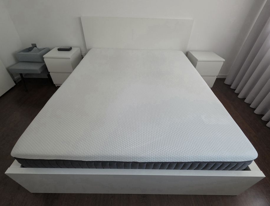 Cama casal ikea + 4 gavetas