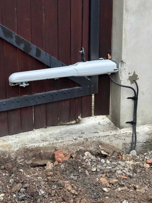 Napędy do bram przesuwnych,skrzydłowych,garażowych,szlabany + montaż