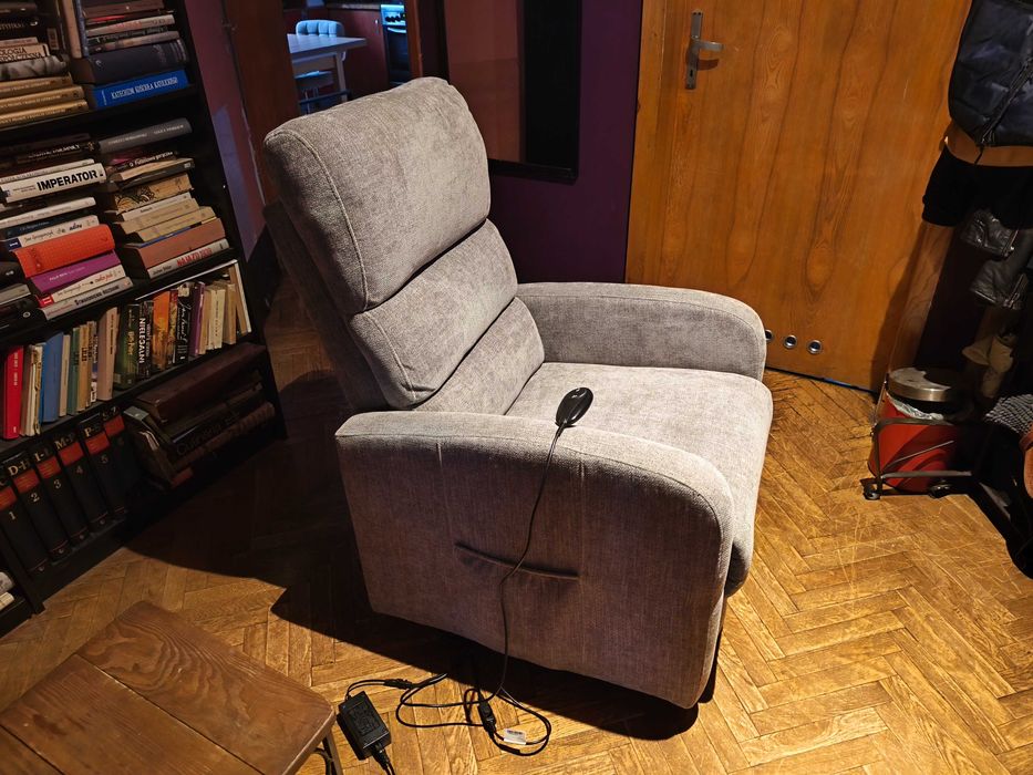 Fotel rozkładany elektrycznie