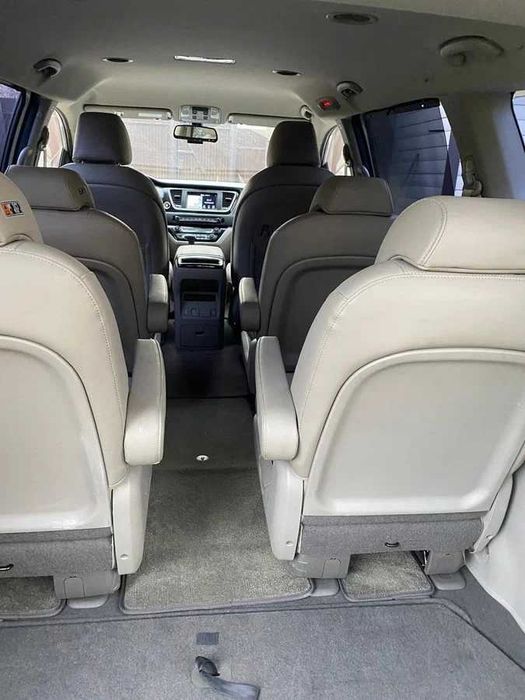 2018 Kia Carnival  2.2 дизель 9 місна