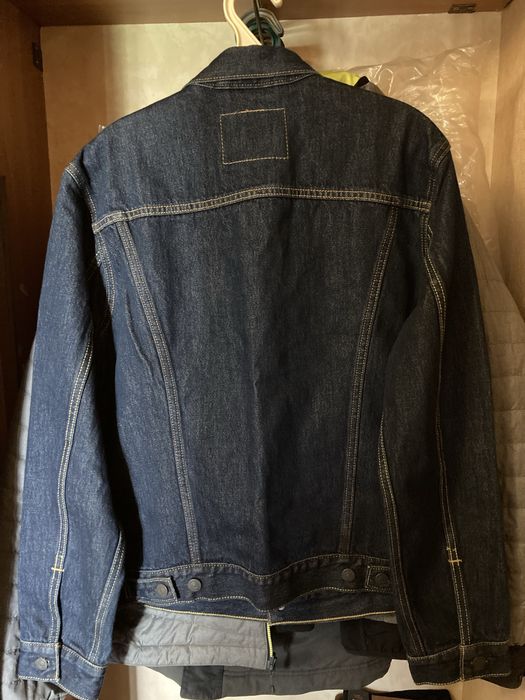 Levis нова куртка
