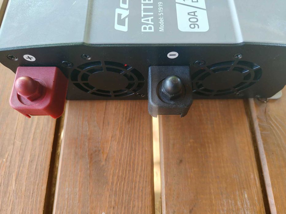 Qoltec Monolith 51919 prostownik ładowarka 12V 90A
