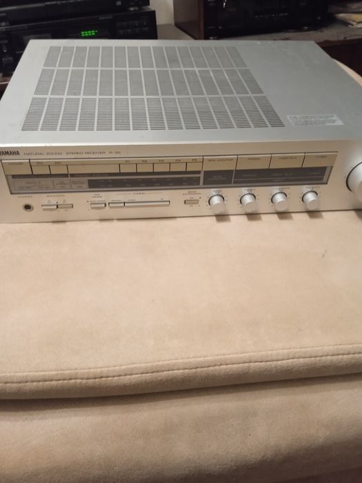 Продам ресивер Yamaha R-30