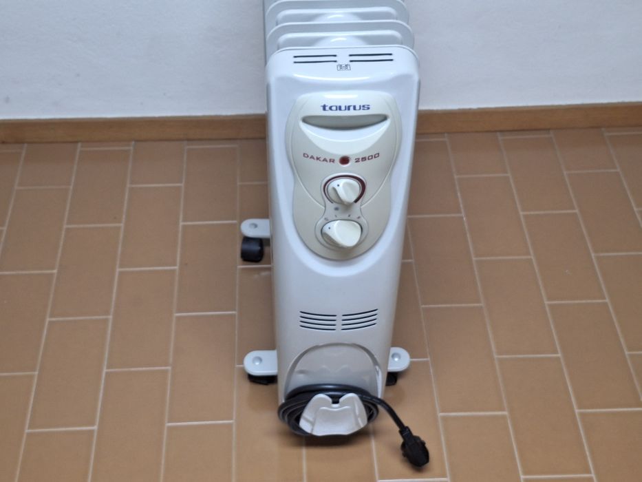 Vendo Aquecedor a Óleo Taurus Dakar 2500 de 11 elementos