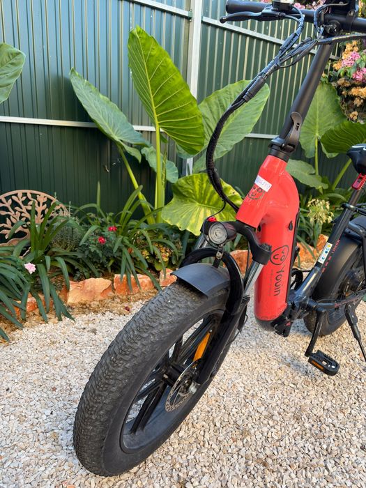 Bicicleta elétrica roda grossa
