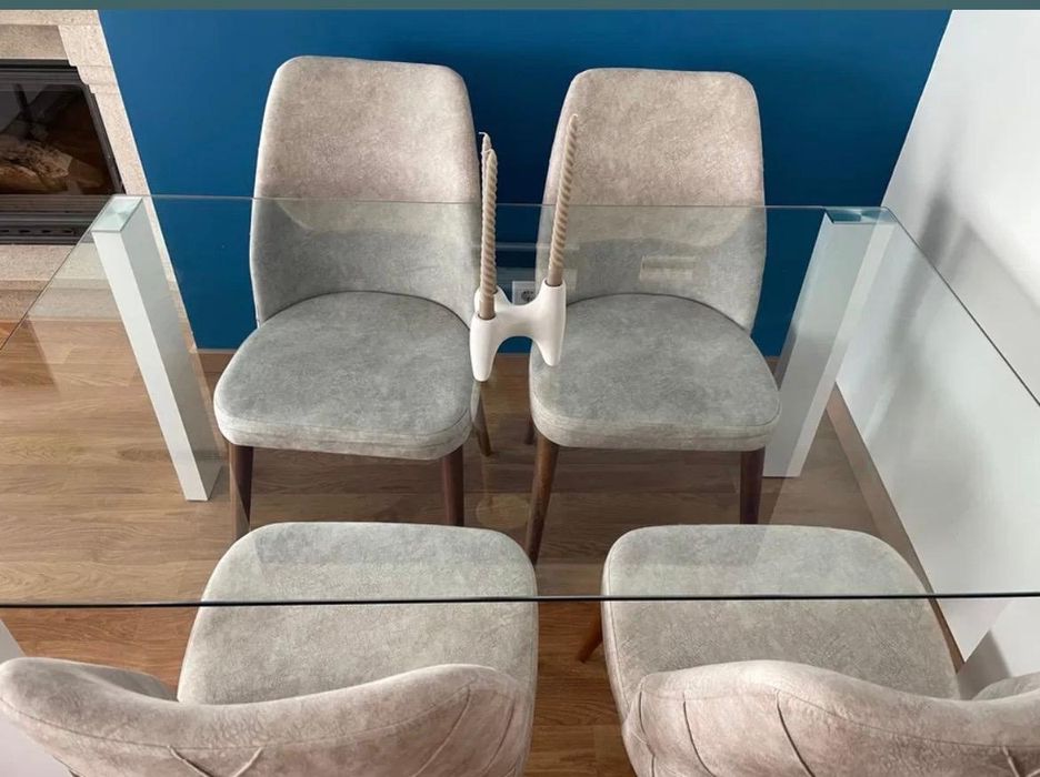 Vendo 4 cadeiras de refeição