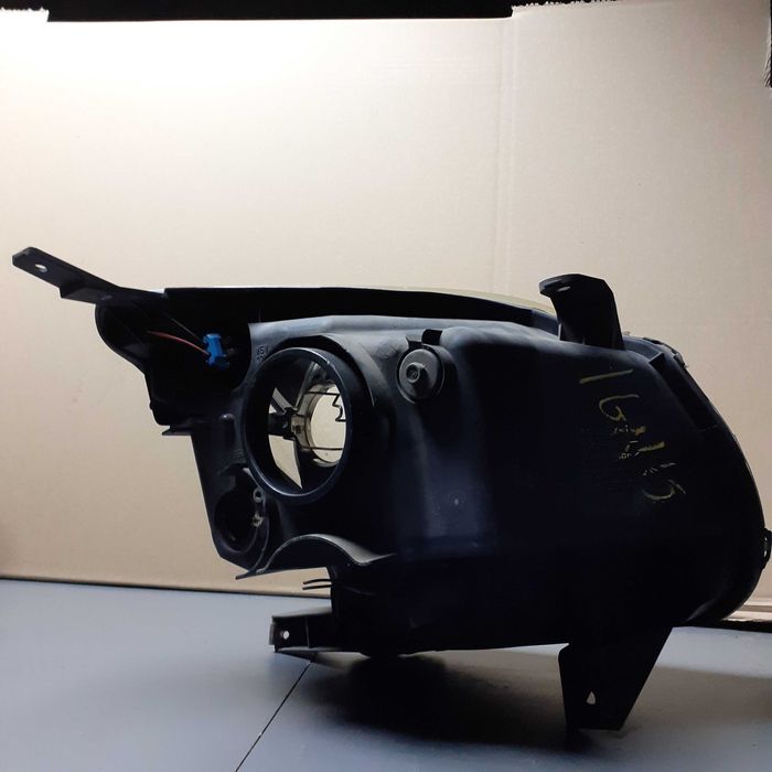 Lampy przednie Suzuki Ignis II