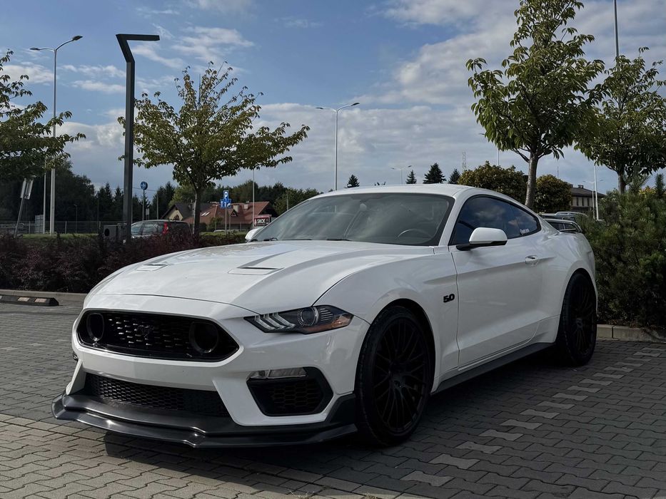 Wynajem samochodu do ślubu / sesji zdjęciowej FORD MUSTANG GT 5.0 V8