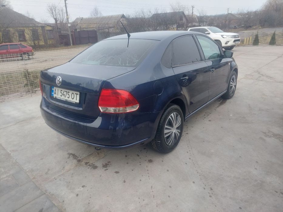 Продам семейный автомобиль