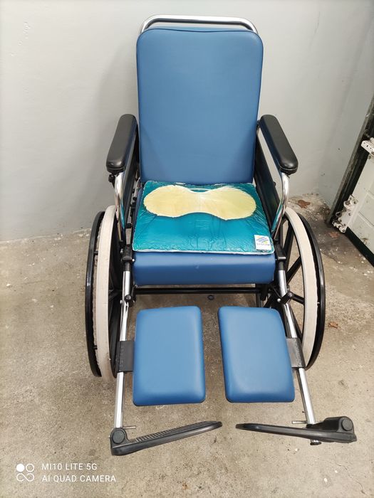 Cadeira de rodas para mobilidade reduzida