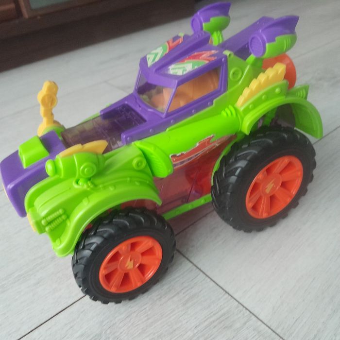 Hero Truck Monster Roller z serii SuperThings Super Zings