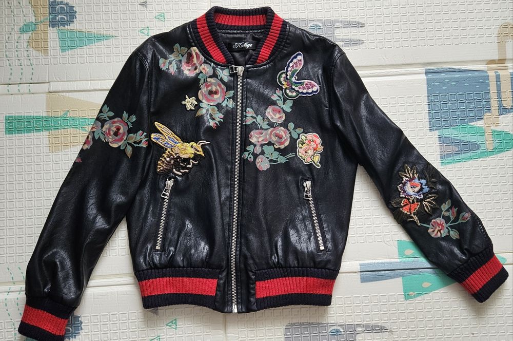 Куртка бомбер шкіра з вишивкою розмір М