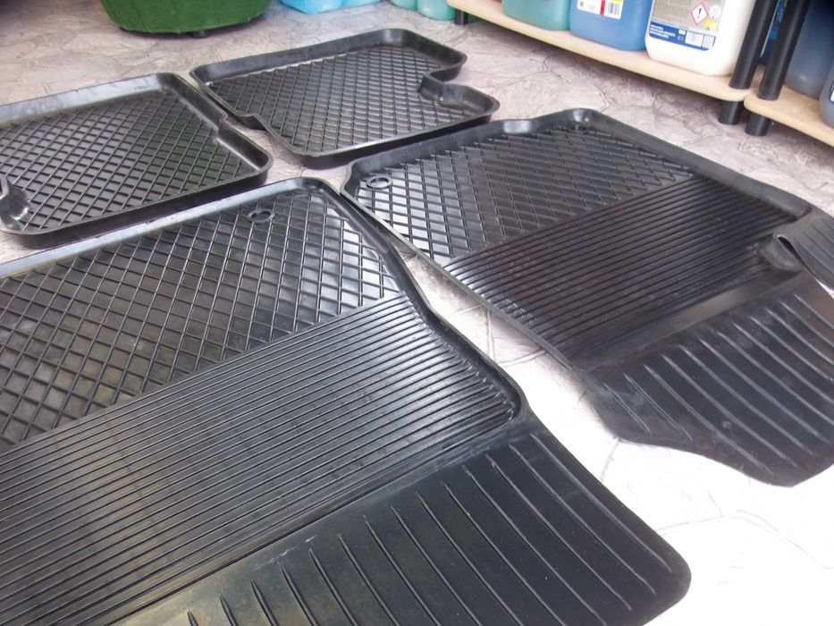 Dywaniki Gumowe Korytka OPEL VECTRA C Rok 02-08 Wycieraczki