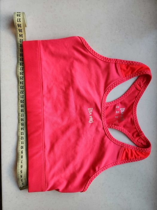 Продам спортивний топ.