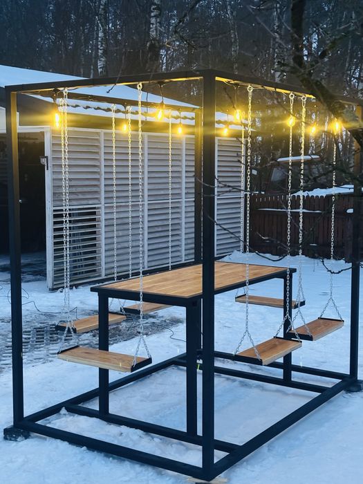 Hustawka z wbudowanym stolem