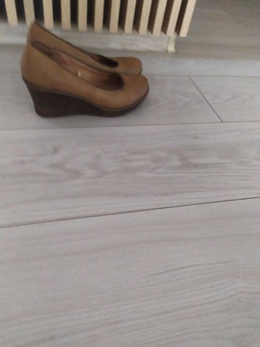 Damskie buty na koturnie rozmiar 38