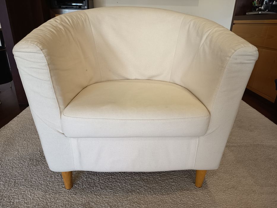 Poltrona cor bege IKEA