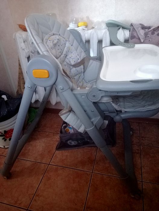 Стільчик для годування
