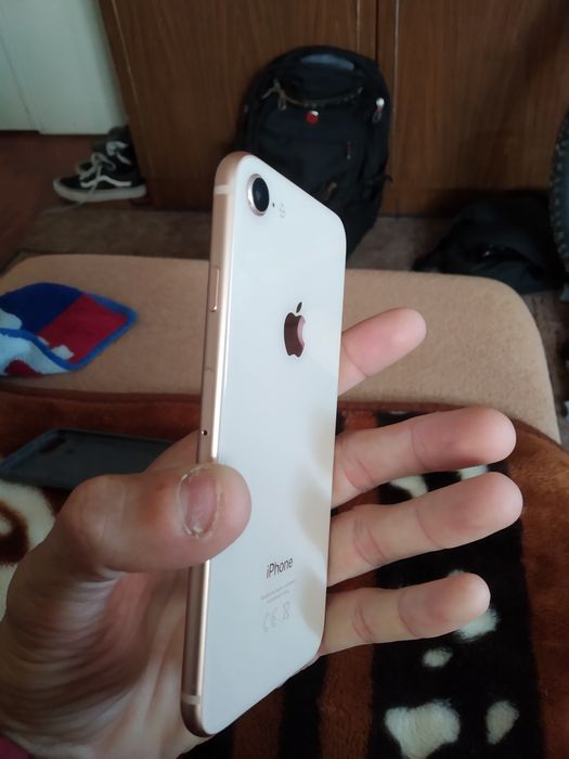 Продам iPhone 8 !