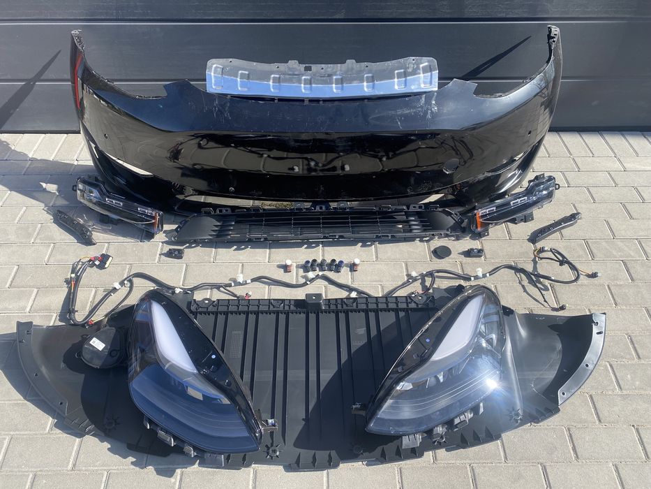 Бампер передний сборе  Tesla Model Y Model 3