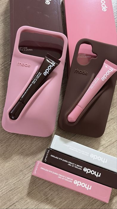 Чохол для телефону коричневого кольору