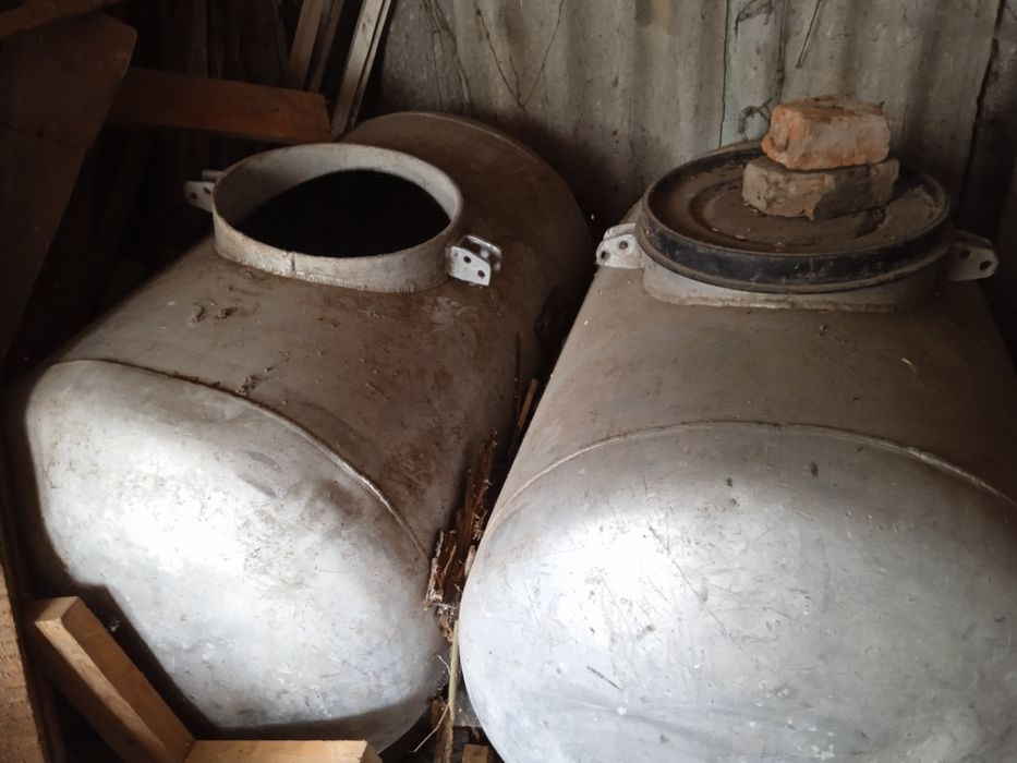 Продам дві бочки по 500 л