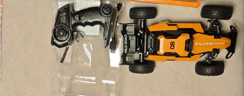 Samochód sterowany zdalnie, RC Auto 2,4 GHz, 1:16, 20 km/h
