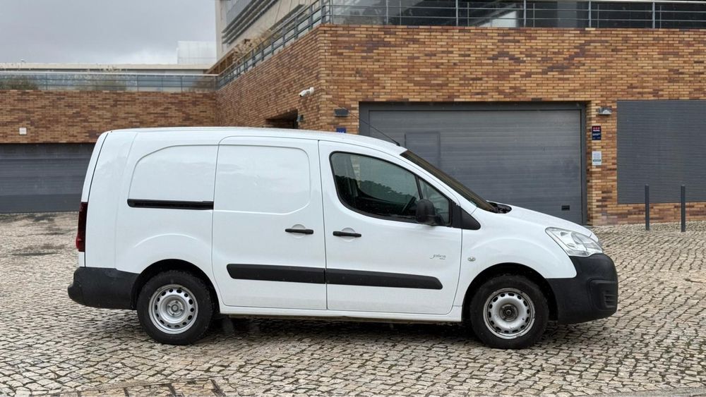 Peugeot Partner 1.6 diesel - Longa - Reservado