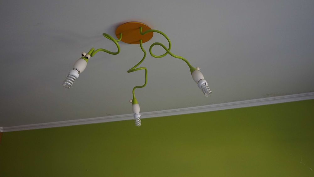 Candeeiro teto quarto criança