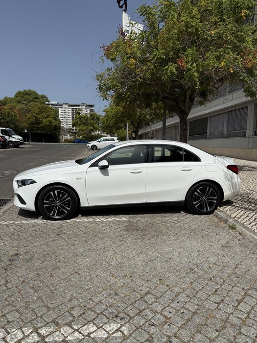 Mercedes-Benz A 250 e Limousine (2025) - Garantia de fábrica Mercedes-Benz