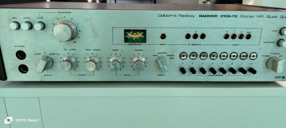 Wzmacniacz z wbudowanym odbiornikiem radiowymUnitra Radmor