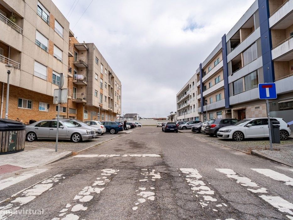 Apartamento T1+1 em Alfena