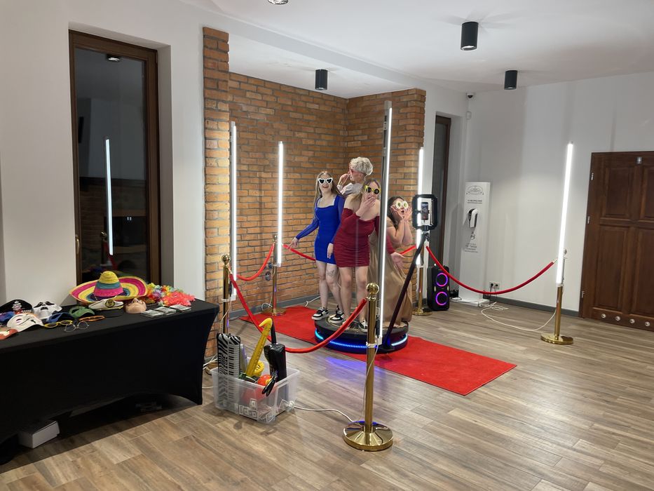 Fotobudka 360 Drink Bar Złota ścianka