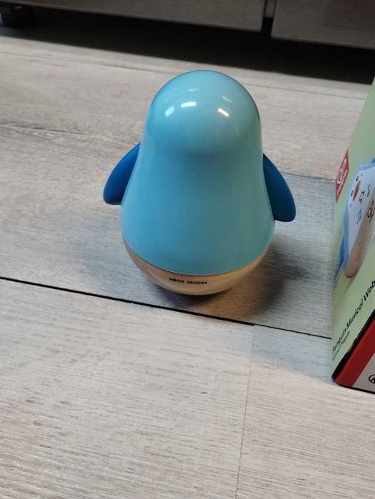 Zabawka Kiwająca Dziwiękowa Hape Pingwin dla dzieci 6-24 m+