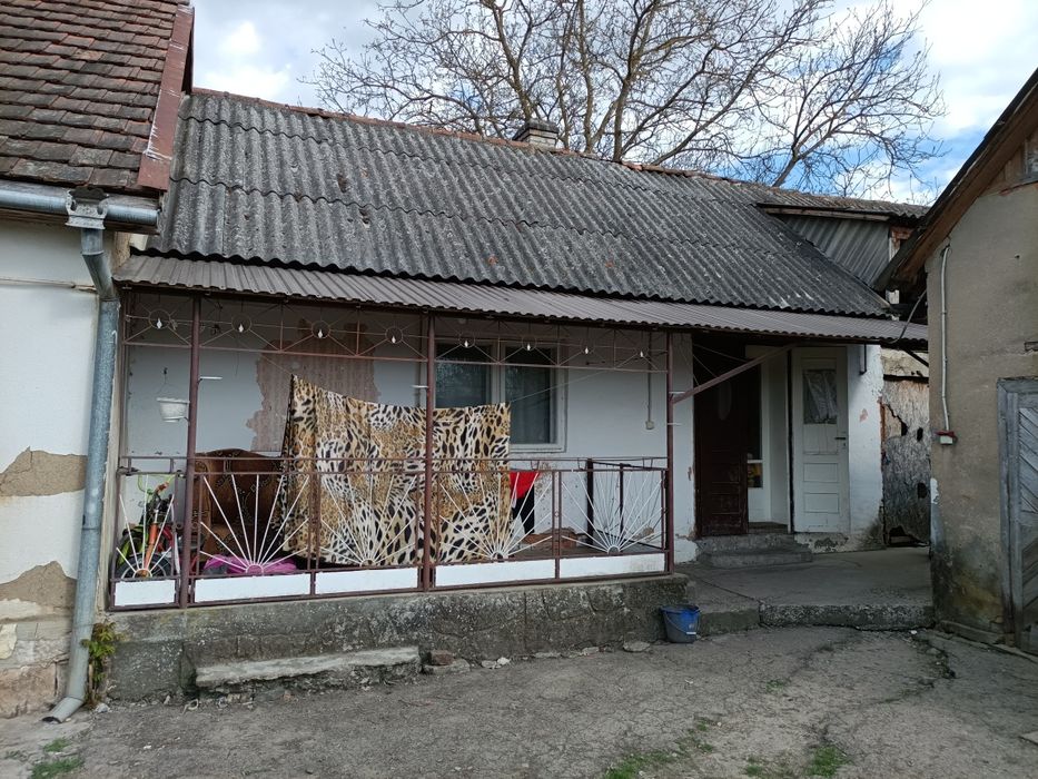 Зручна локації, дешевий будинок, терміново!