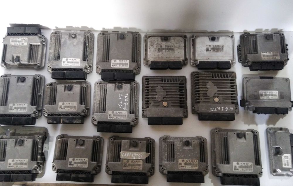 Блок керування двигуном (ЕБУ) Caddy, Touran, Tiguan, Skoda, Passat