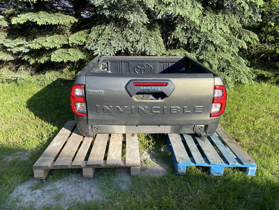 Paka skrzynia ładunkowa toyota hilux VIII